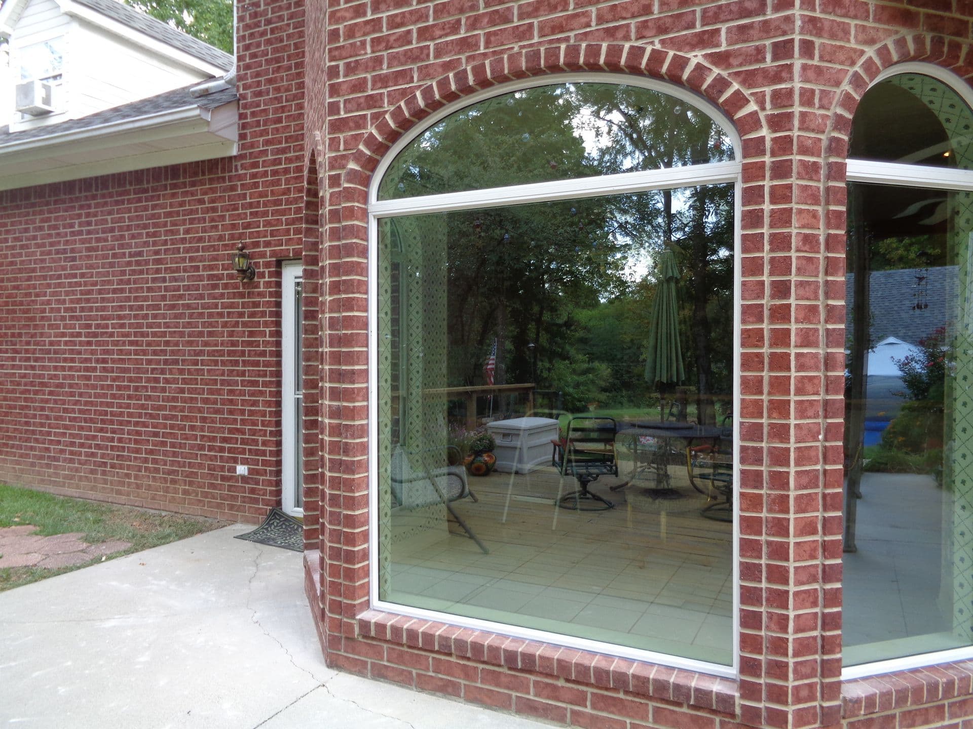 Vinyl replacement windows